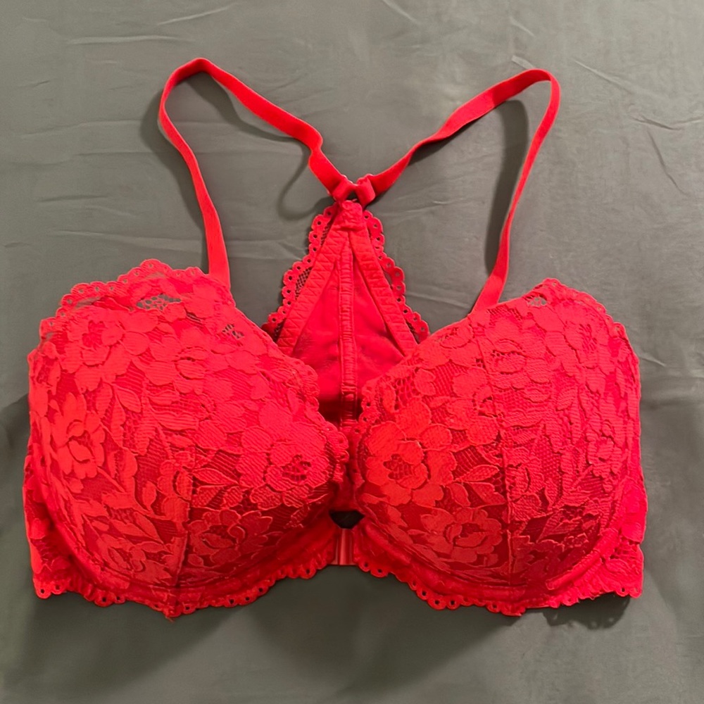 Women’s 32 DD bra- like new